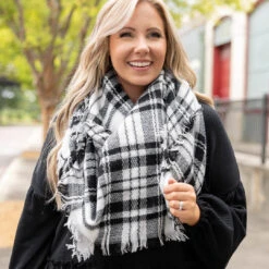 Fireside Snuggles Scarf, Black -Chic Soul Store 11 71fad9ff ec9b 4c55 97dd 2545ed691218