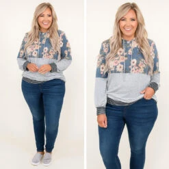 What World Are We In Hoodie, Navy -Chic Soul Store 15 f83f66c2 c2d6 4e85 8334 722d074bae81