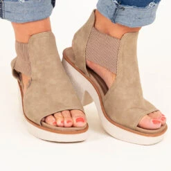 The First Move Heels, Taupe -Chic Soul Store 17 d8a05fa3 7d9b 4c2a 8b9c 3479d01a14c6