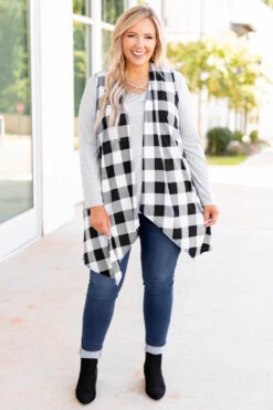 Most Of The Time Vest, Black-Ivory -Chic Soul Store 1B7A4607