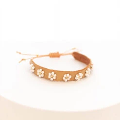 Suede Sands Bracelet, White -Chic Soul Store 20 825aa8e7 6981 4883 b708 a874d3fc9209
