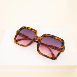 Book On The Beach Sunglasses, Hawksbill -Chic Soul Store 2 a379a079 1758 4505 b8e0 71a5b10cd968