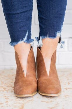 Keep On Walkin' Booties, Rust -Chic Soul Store 373A1662