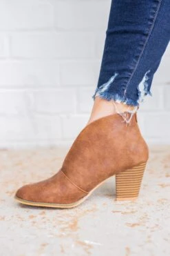 Keep On Walkin' Booties, Rust -Chic Soul Store 373A1664