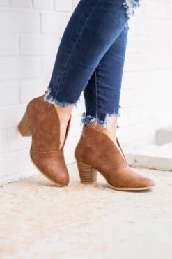 Keep On Walkin' Booties, Rust -Chic Soul Store 373A1667