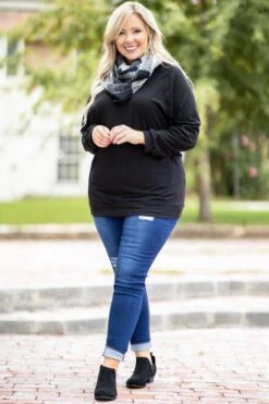 Slouchy Dolman Tunic Long Sleeve, Black -Chic Soul Store 373A2794 Edit