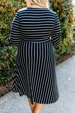 Holding Hands On The Boardwalk Dress, Black -Chic Soul Store 373A4839