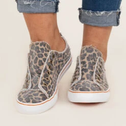 Don't Stop Moving Sneakers, Natural -Chic Soul Store 4 a21ef5d0 39ea 4be3 9781 54cbd9697e23