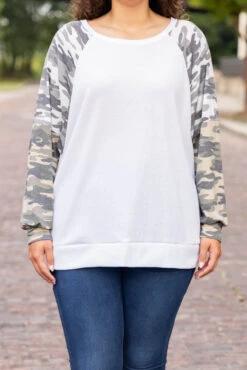 Where My Queens At Top, Off White -Chic Soul Store 5E1A0731