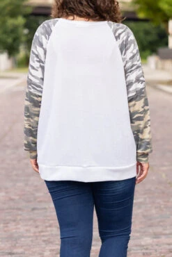 Where My Queens At Top, Off White -Chic Soul Store 5E1A0732