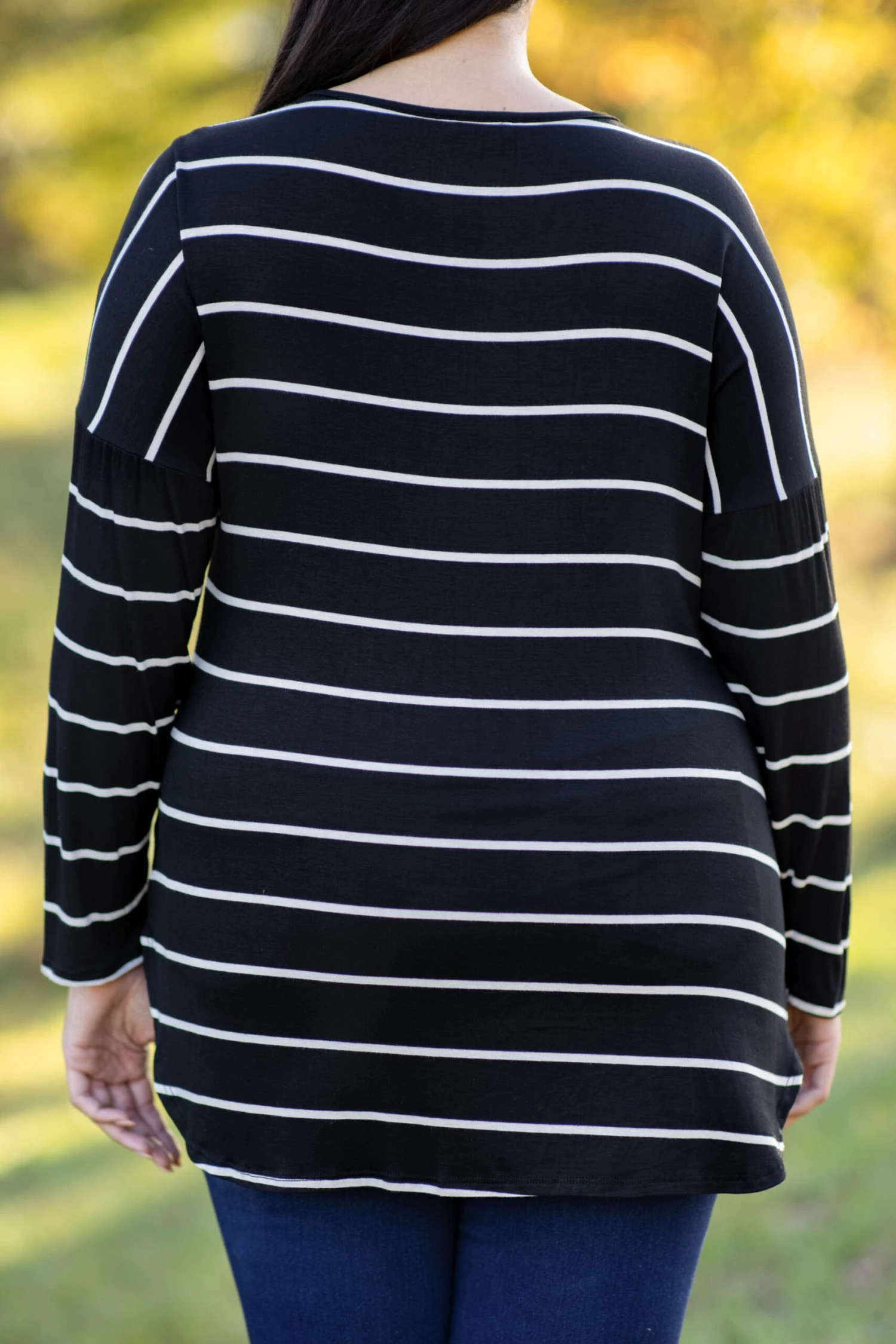 Looks Tempting Top, Black-Ivory 7 Looks Tempting Top, Black-Ivory - Image 5