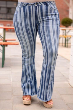 Strobe Spark Jeans, Medium Wash 10 Strobe Spark Jeans, Medium Wash -Chic Soul Store 5E1A4321