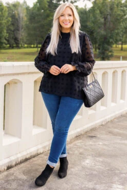 Minutes Away Top, Black 10 Minutes Away Top, Black -Chic Soul Store 5E1A5223