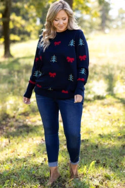 Wrapping Presents Sweater, Navy -Chic Soul Store 5E1A6593