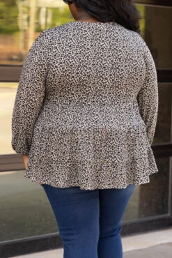 Hometown Throwdown Top, Olive 12 Hometown Throwdown Top, Olive -Chic Soul Store 5E1A8560