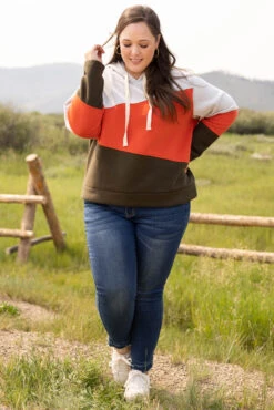 Loosen Up Hoodie, Olive 9 Loosen Up Hoodie, Olive -Chic Soul Store 5E1A8931 e123e254 3a56 45fe aeb4 8514aa2a266f