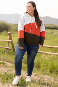 Loosen Up Hoodie, Olive 10 Loosen Up Hoodie, Olive -Chic Soul Store 5E1A8933 a9e03a44 748d 4ac1 a479 779cebb6510b