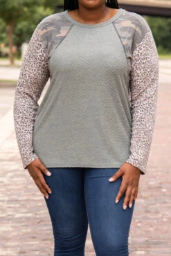 You Can Relate To Me Top, Olive 11 You Can Relate To Me Top, Olive -Chic Soul Store 5E1A9549