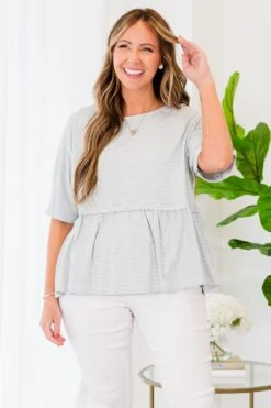 A Welcoming Smile Top, Light Green