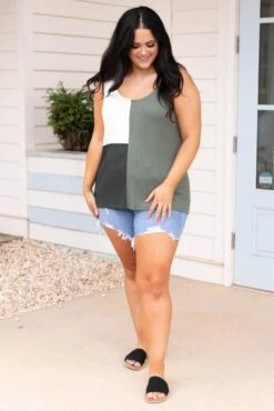 Being Wild Shorts, Medium 9 Being Wild Shorts, Medium -Chic Soul Store BeingWildShorts Medium 0092