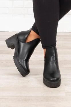 Big Steps Booties, Black