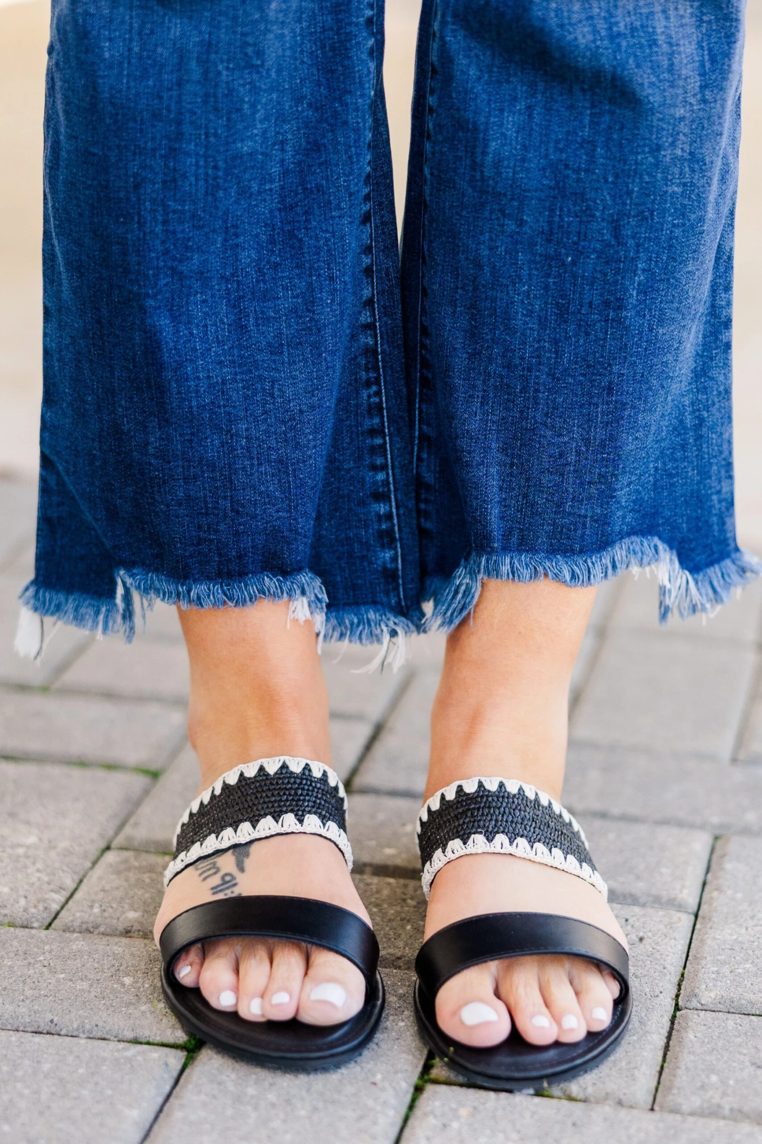 Book My Flight Sandals, Black 7 Book My Flight Sandals, Black - Image 5