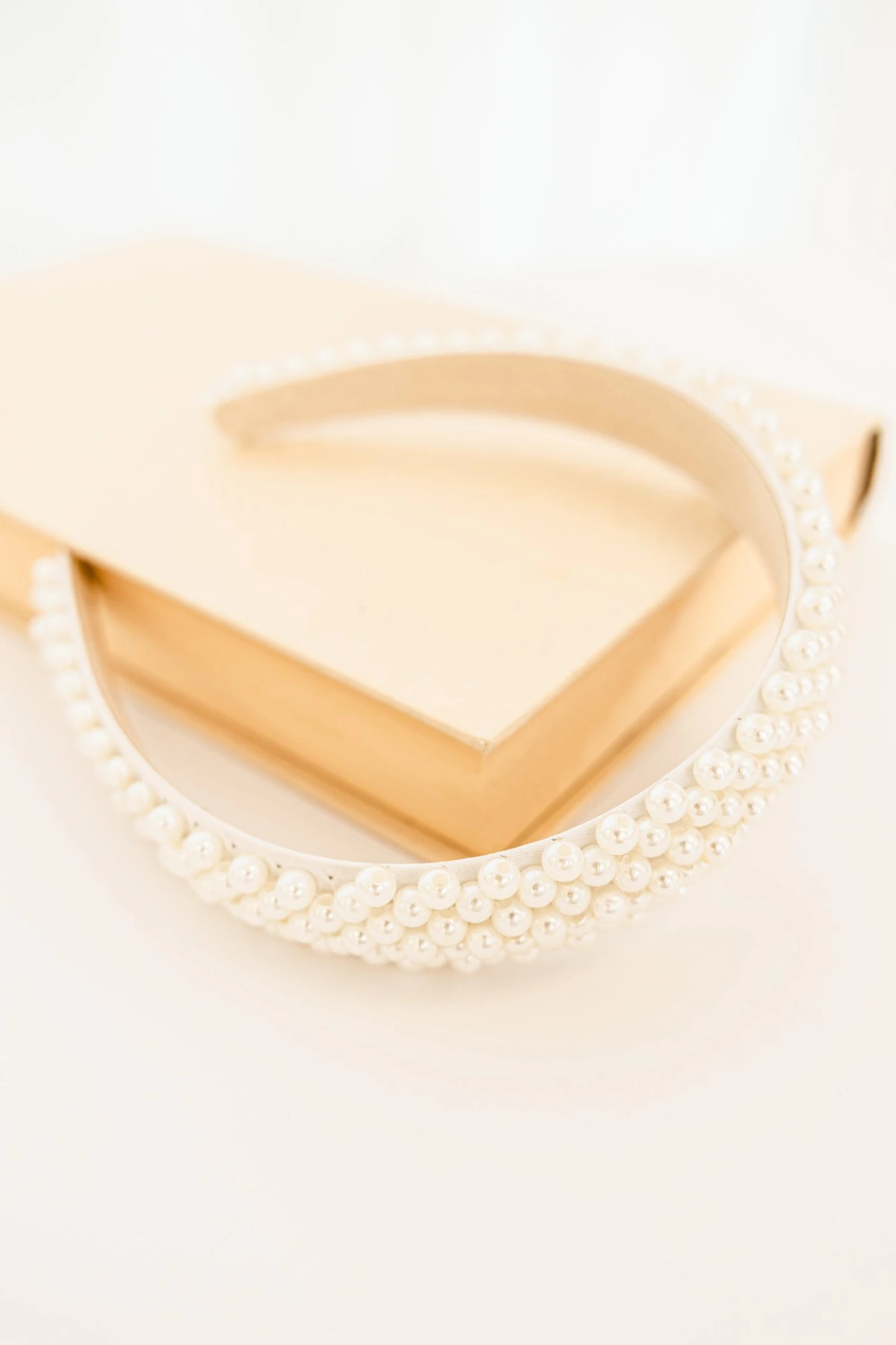 Breakfast At Tiffany's Headband, White 5 Breakfast At Tiffany's Headband, White - Image 3