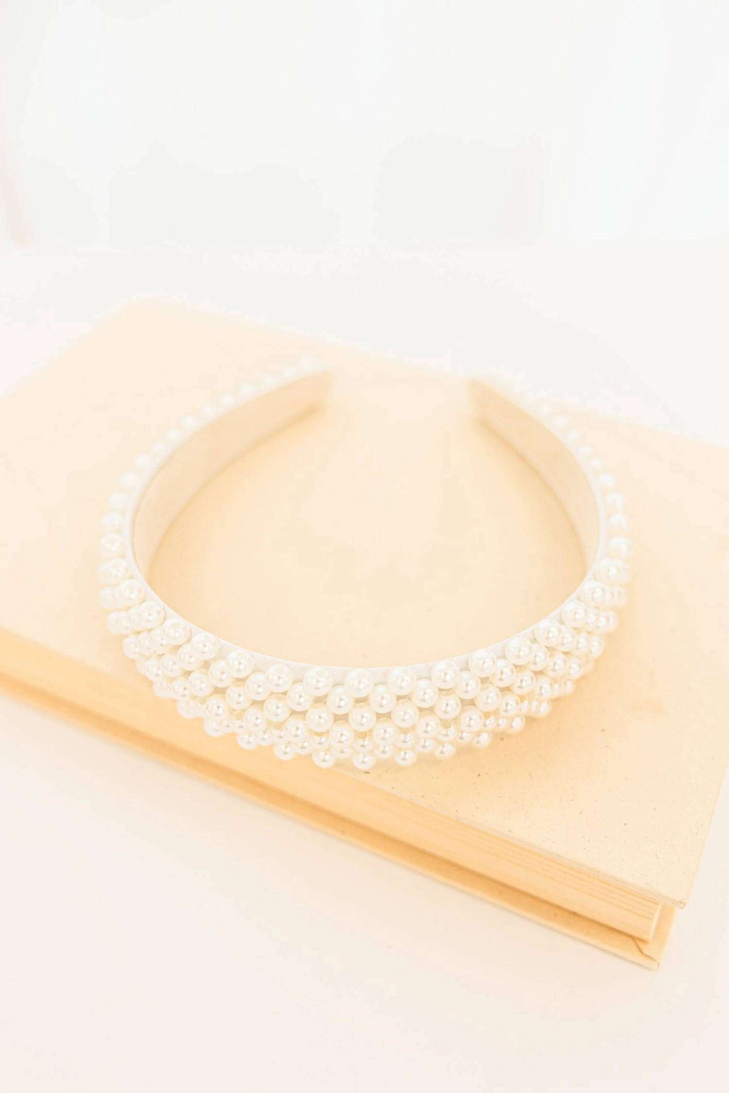 Breakfast At Tiffany's Headband, White 6 Breakfast At Tiffany's Headband, White - Image 4