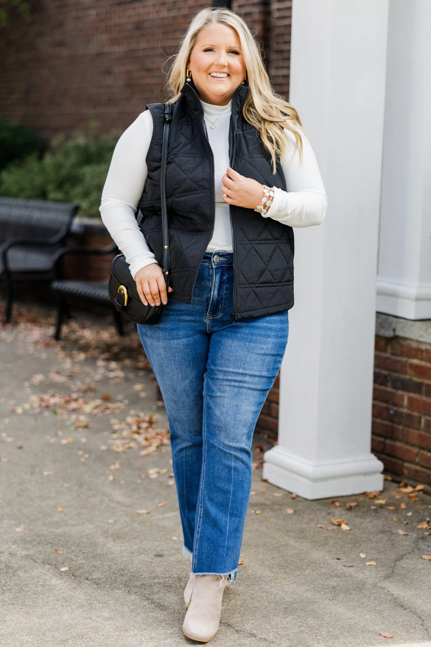 Comfort Cutie Vest, Black 6 Comfort Cutie Vest, Black - Image 4