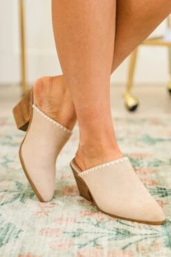 Corky's: Let's Hit The Town Mules, Sand