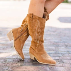 Corky's: Pointed Tone Boots, Tobacco
