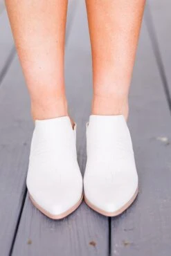 Corky's: Trading Sugar For Secrets Mules, Ivory -Chic Soul Store Corky s TradingSugarForSecretsMules Ivory 3