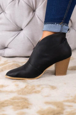 Keep On Walkin' Booties, Black -Chic Soul Store DSC6848 35666458 206b 467a 8125 05752599ba56
