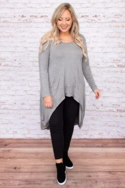 Powerful Love Tunic, Dark Heather Grey -Chic Soul Store DSC 1498 1efc4150 9221 4834 b74f 662c0d53ef2b