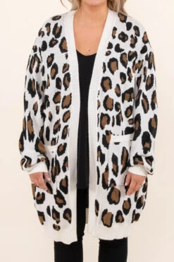 Flirty Feelings Cardigan, Ivory -Chic Soul Store DSC 1702 f2e5fc4b 234f 4ddd a8a5 8fff907d0e09