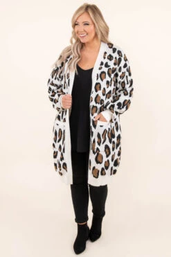 Flirty Feelings Cardigan, Ivory -Chic Soul Store DSC 1703 Edit 8986e008 6cd7 4bfd b5db 88dfcaec4deb