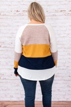 Fall To Pieces Top, Ivory -Chic Soul Store DSC 3531 5baf317c 4a41 4e79 9c46 1771a4c92500