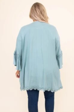 A Romantic Twist Kimono, Ash Blue -Chic Soul Store DSC 3645 36c3136c 1999 46a3 94d9 7f72f60677a2