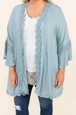 A Romantic Twist Kimono, Ash Blue -Chic Soul Store DSC 3646 5ea610e4 9cc0 405f a10b bb929f2ed205