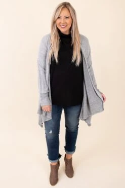 Chasing After You Cardigan, Heather Gray -Chic Soul Store DSC 3976 6a9e14c6 9138 4483 9bd6 401932f7606c