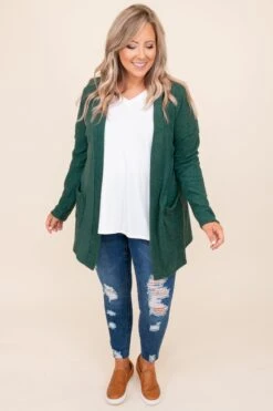 Here For A Lifetime Cardigan, Hunter Green -Chic Soul Store DSC 5812 d92abce8 efbb 4502 ae47 c8f65a37717a