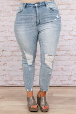 In The Know Skinny Jeans, Light Wash -Chic Soul Store DSC 6018 bae58bdd de81 43ef 9eea e3808f99898c