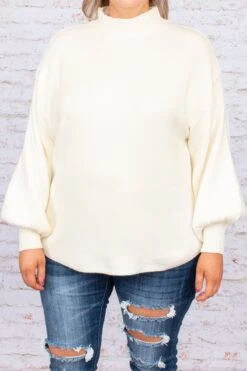 Light Steps Sweater, Cream -Chic Soul Store DSC 7069 Edit 598d3372 d329 45ef 9696 7823ed125b08