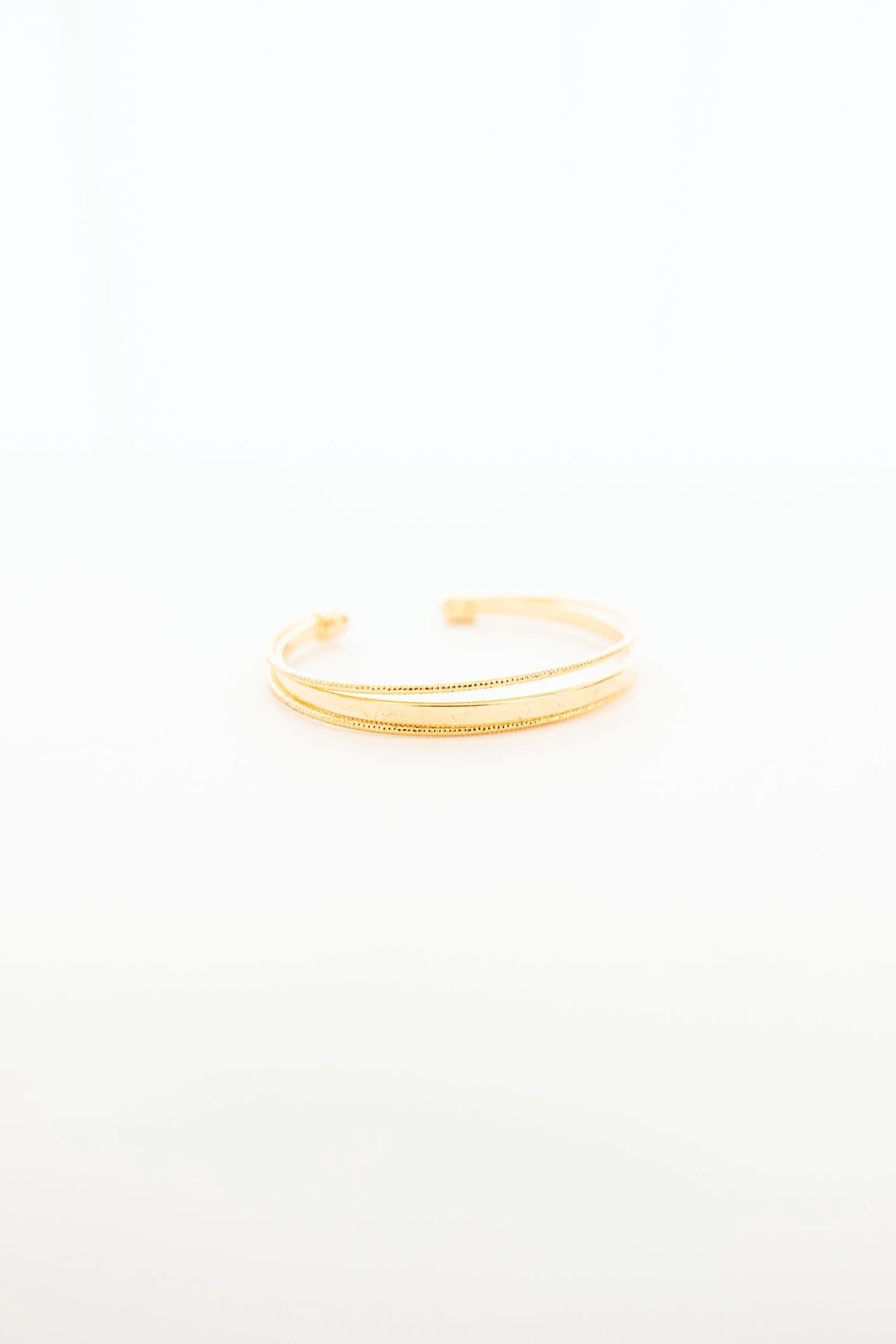 Don't Cuff Me Bracelet, Gold 6 Don't Cuff Me Bracelet, Gold - Image 4