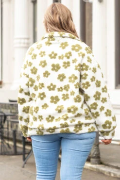 Dreams Of Daisies Pullover, Sage 12 Dreams Of Daisies Pullover, Sage -Chic Soul Store DreamsOfDaisiesPullover Sage 9918