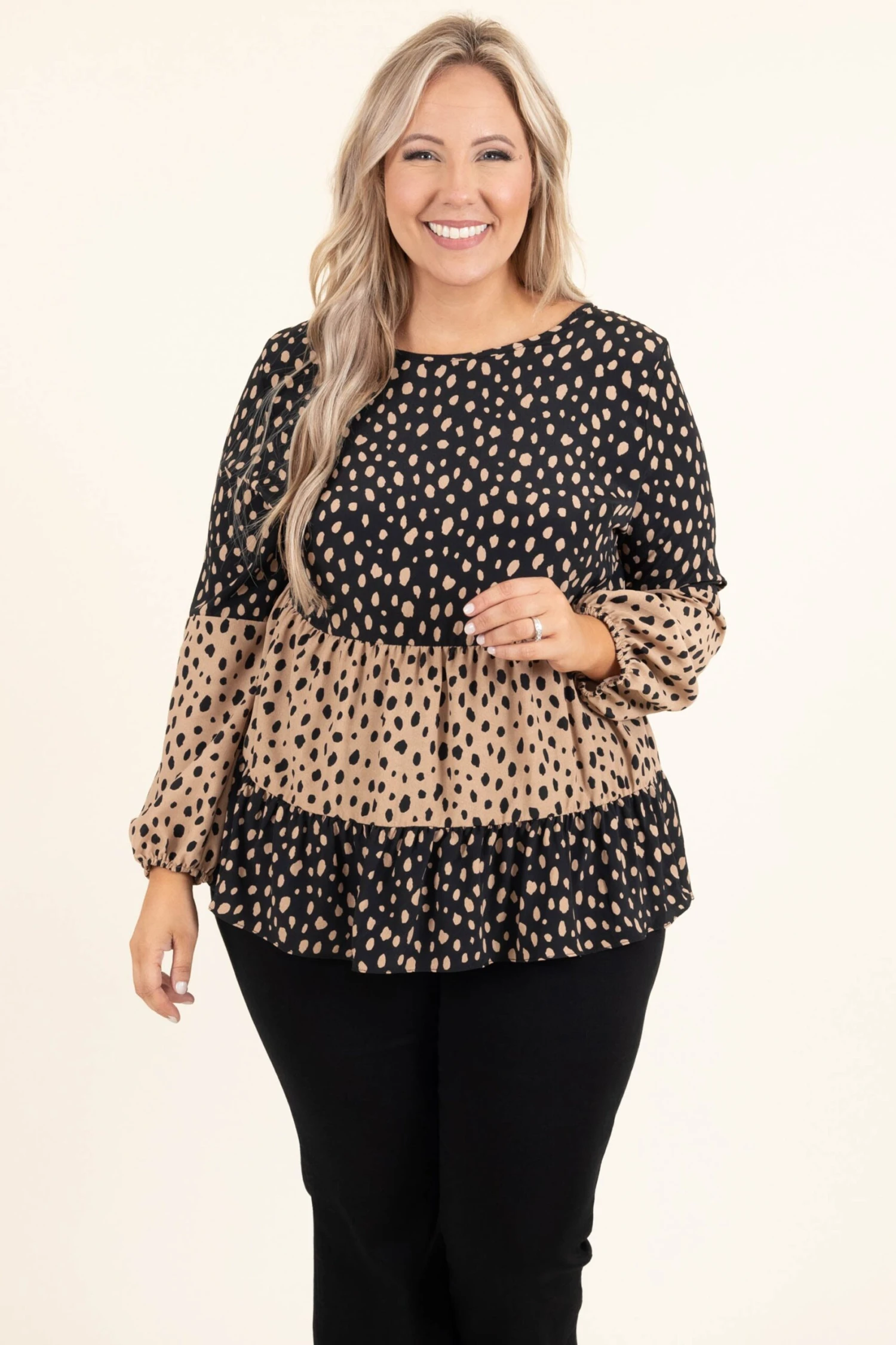 Exploring The World Top, Black Taupe 3 Exploring The World Top, Black Taupe