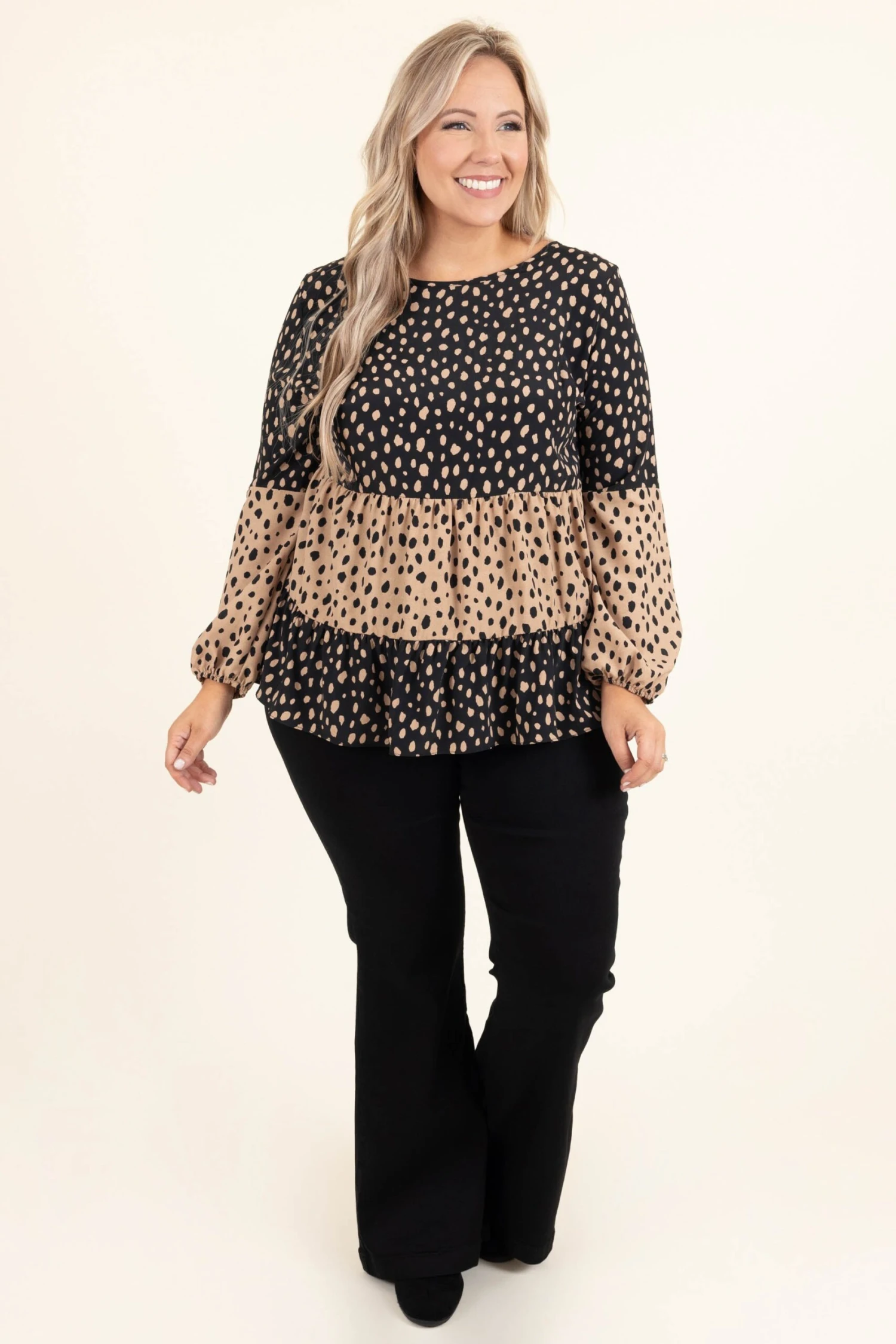 Exploring The World Top, Black Taupe 4 Exploring The World Top, Black Taupe - Image 2