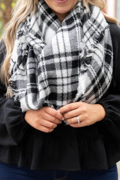 Fireside Snuggles Scarf, Black -Chic Soul Store FiresideSnugglesScarf Black 0997