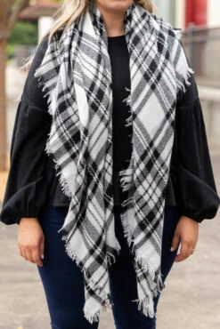 Fireside Snuggles Scarf, Black -Chic Soul Store FiresideSnugglesScarf Black 0999