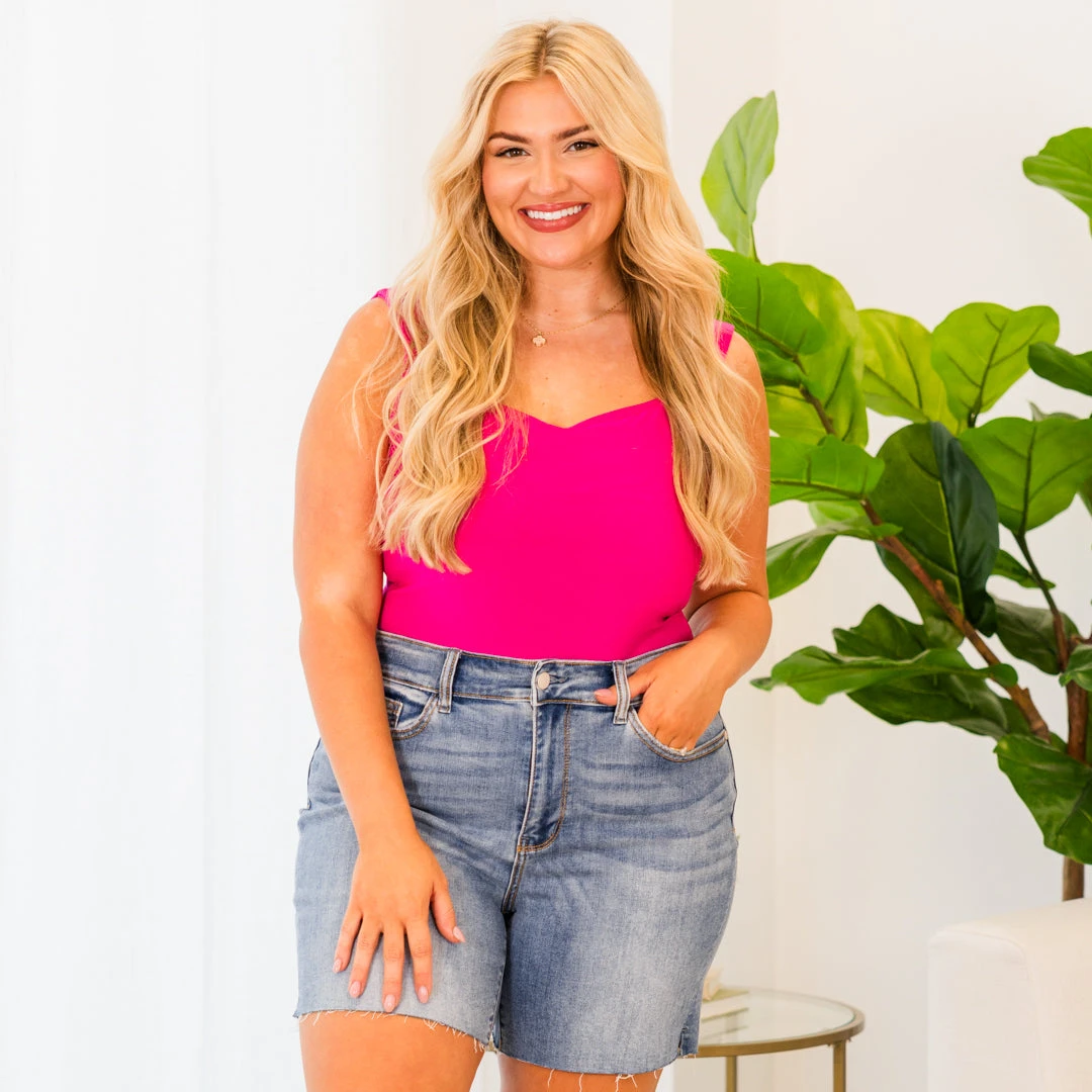 Judy Blue: Got Me Going Shorts, Medium Wash 3 Judy Blue: Got Me Going Shorts, Medium Wash